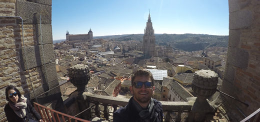 foto do alto da torre da catedral de toledo, espanha