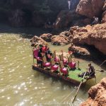 Os barcos improvisados, nas cacatas de ouzoud, no marrocos