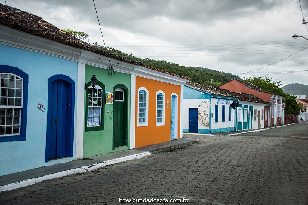 casas com arquitetura típica portuguesa em Ribeirão fa Ilha