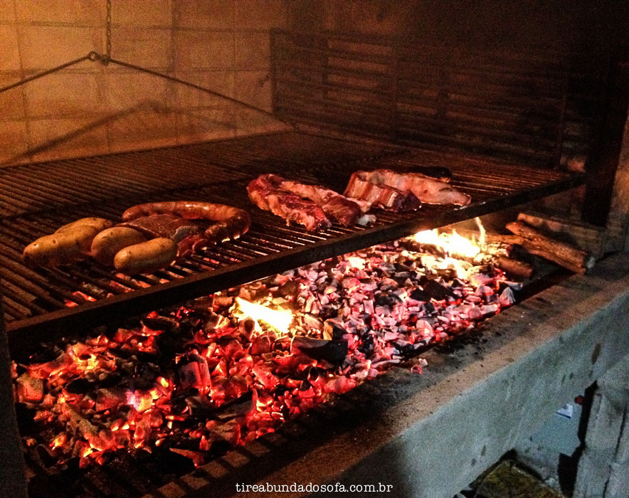churrasco uruguaio, rojo y negro hostel, punta del este, carne uruguaia, o que fazer em Punta del Este