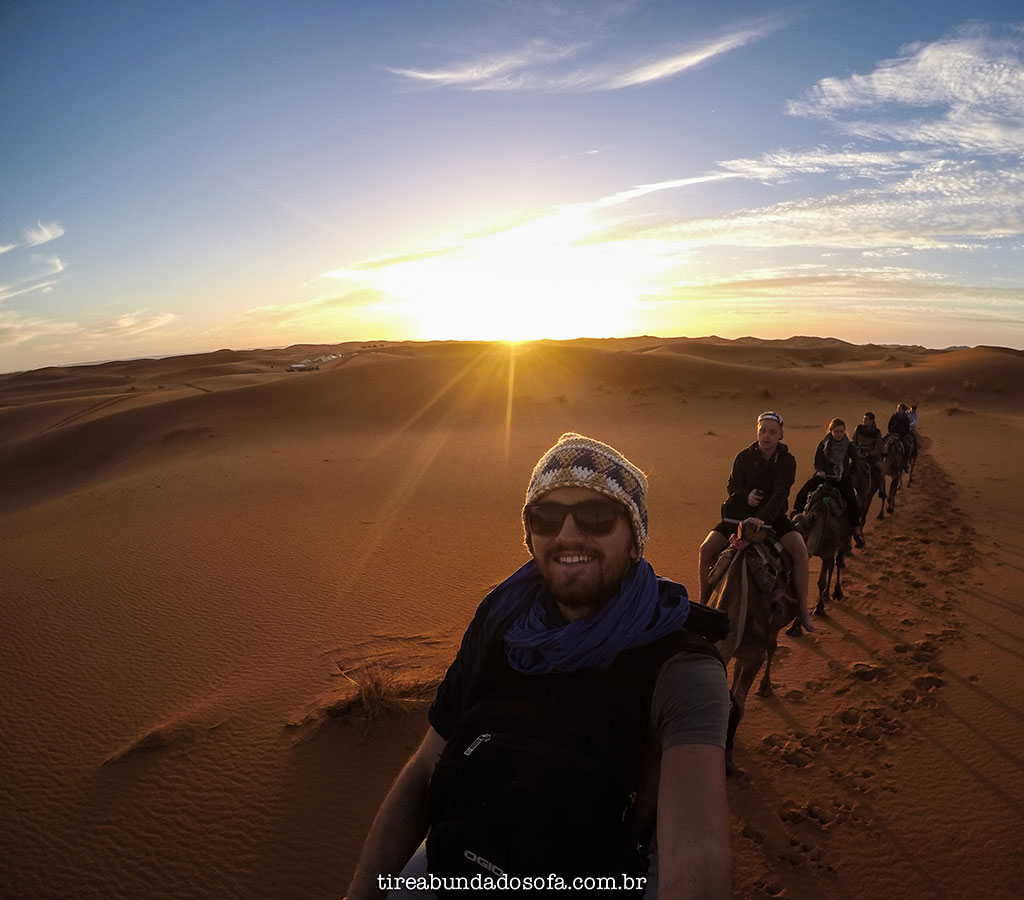 passeio de camelo no marrocos, acampar no deserto do sahara, tour pelo marrocos