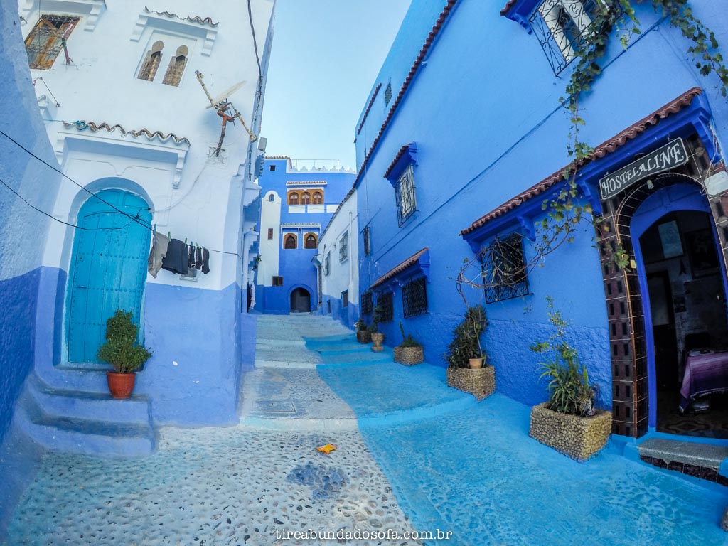casas azuis em chefchaouen, no marrocos