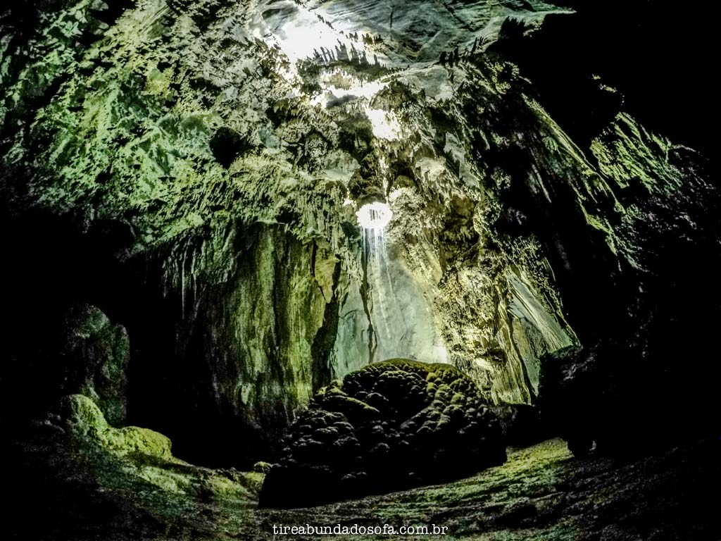 Chuveiro natural da Caverna Temimina, Núcleo Caboclos, PETAR