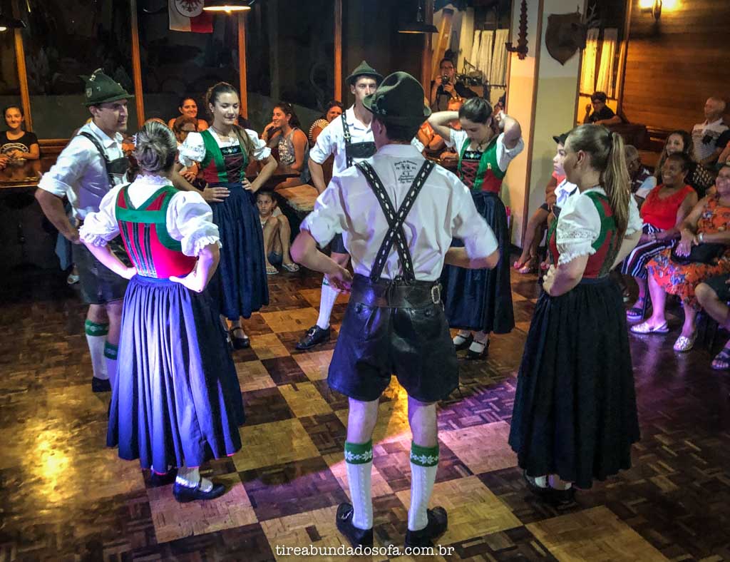 Danças típicas austríacas, no treze tílias park hotel, em santa catarina