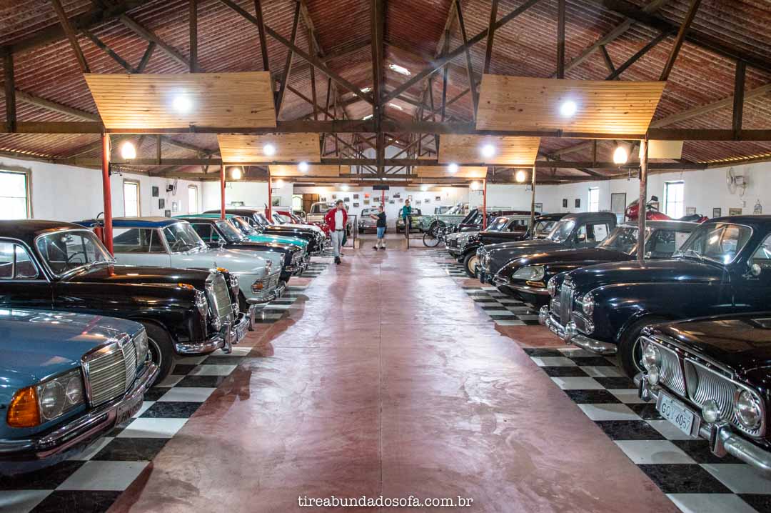 coleção de carros do museu do ato móvel da estrada real, em bichinho, mg