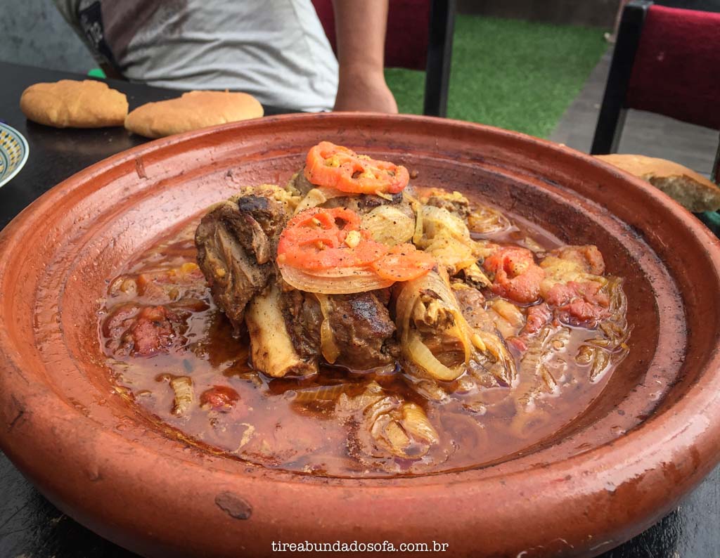 Tajine de cabra, comida tradicional do marrocos