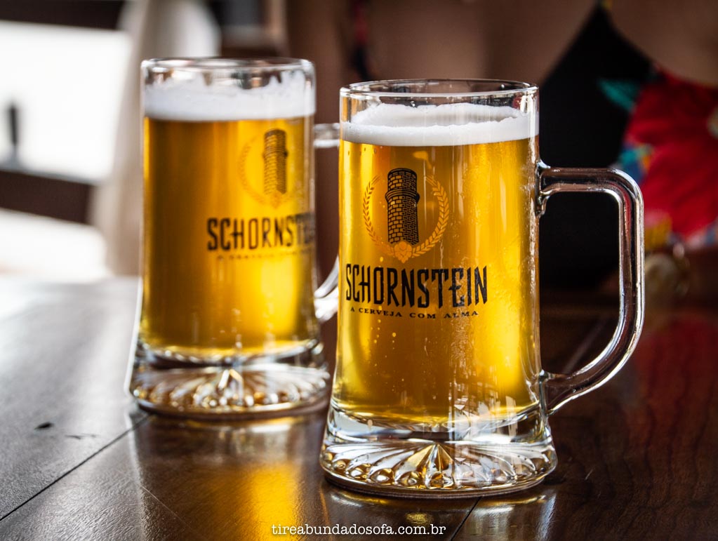 Cerveja fresca no Schornstein Kneipe, em Pomerode, SC
