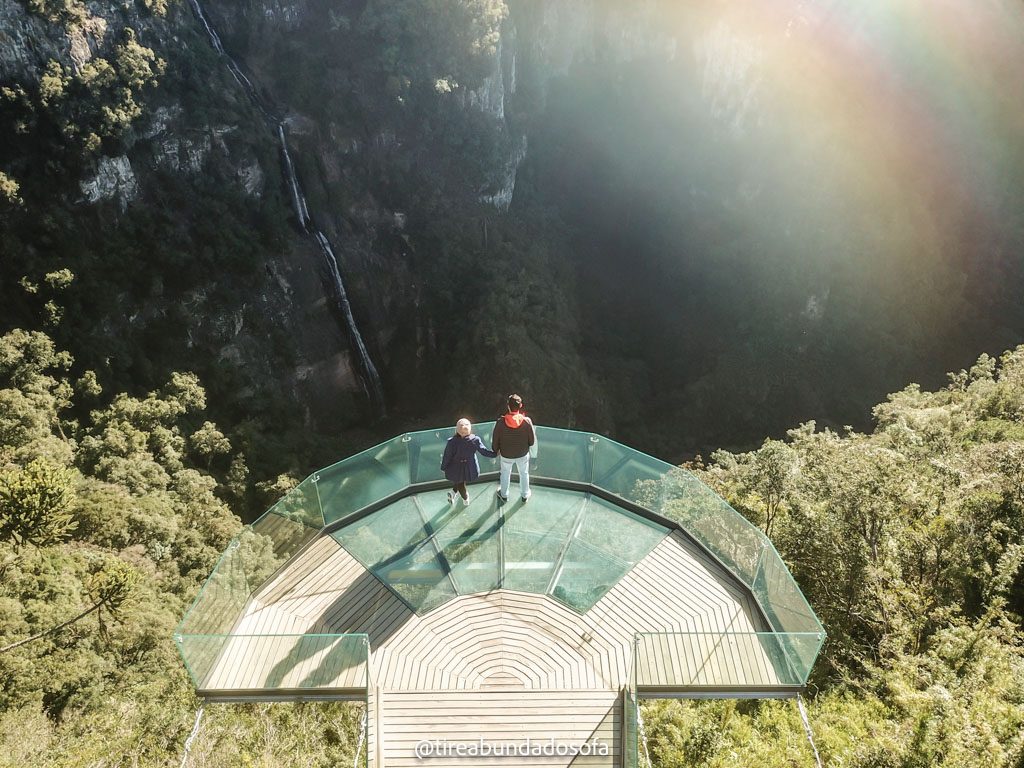 Mirante de vidro da Cachoeira do Papuã, em urubici